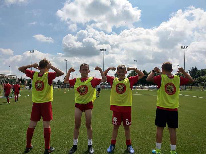 Fussball Leibchen Set 10 Stück: 2 Farben - 5 von jeder Farbe, für Kinder und Erwachsene, Markierungs