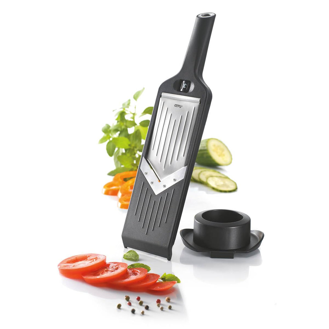GEFU Gemüsehobel VIOLI - V-Hobel für perfekte Obst- & Gemüsescheiben und -streifen, Gemüse-Reibe mit