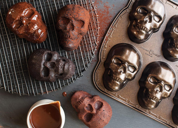 Nordic Ware Spuk Totenkopf-Muffins, Aluminium, Bronze, Haunted Skull Cakelet Pan Pfanne, Pfanne