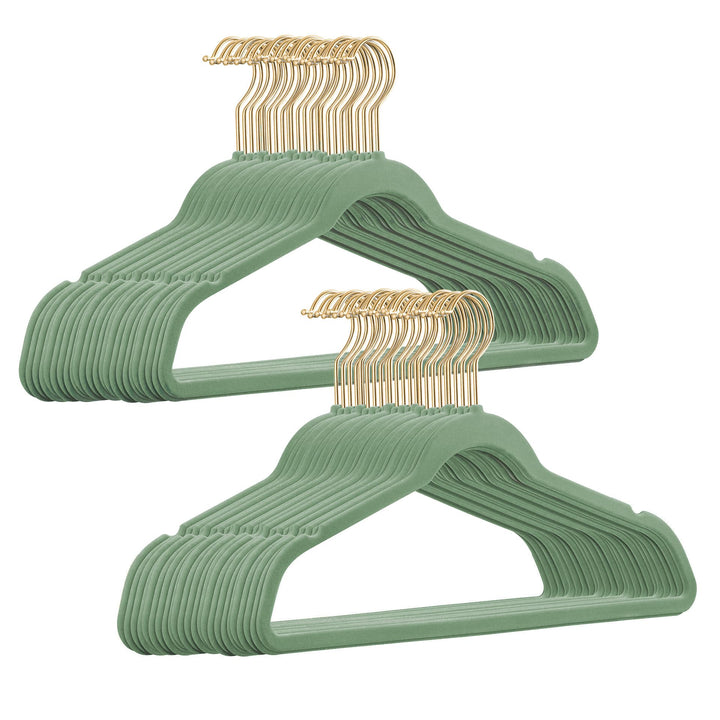 50er Set hochwertige Samt Kleiderbügel in der Farbe Salbeigrün mit Gold Look Haken/Anti-Rutsch/von S