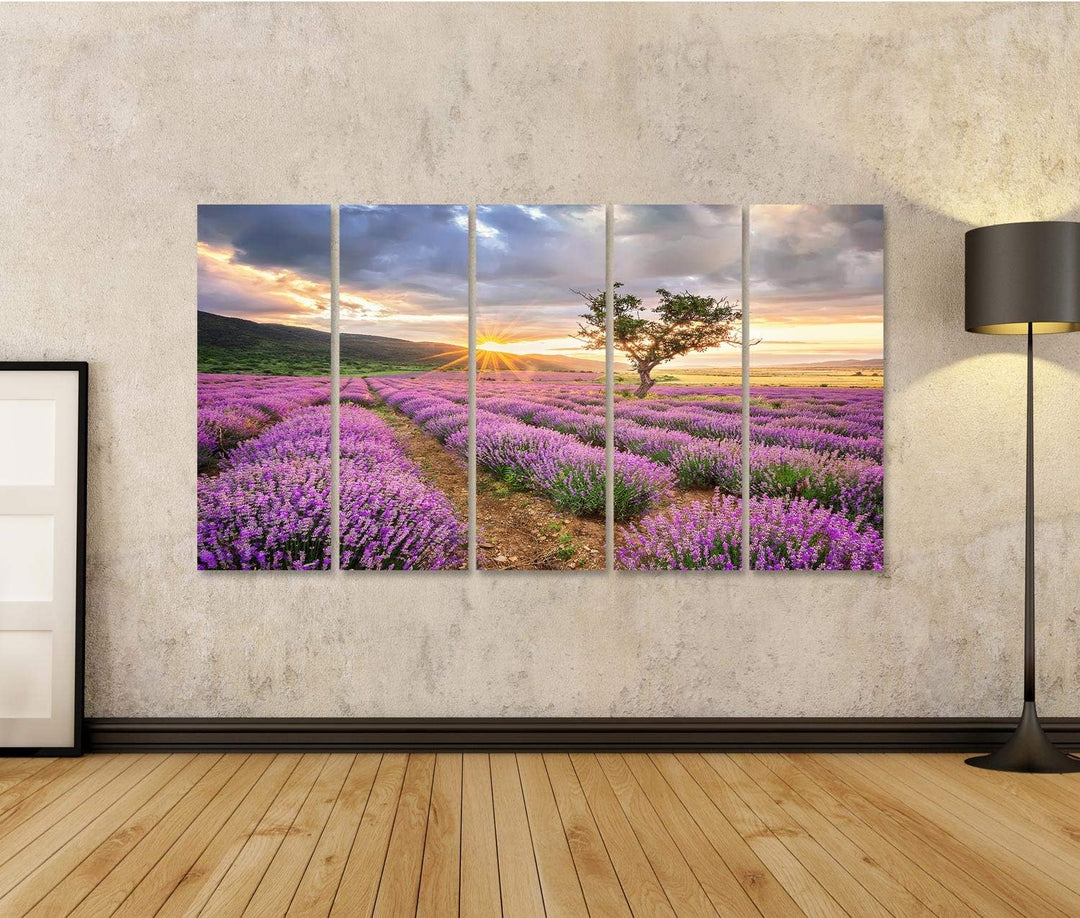 islandburner Bild Bilder auf Leinwand atemberaubende Landschaft mit Lavendelfeld bei Sonnenaufgang W