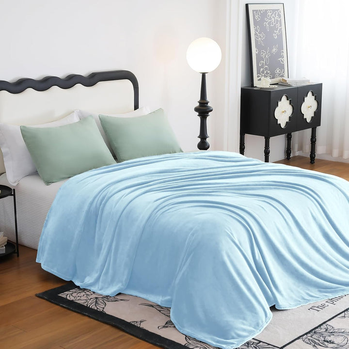 WAVVE Kuscheldecke Flauschig Decke Fleecedecke - Sofadecke Hellblau 220x240 cm Wohndecke Sommer Couc