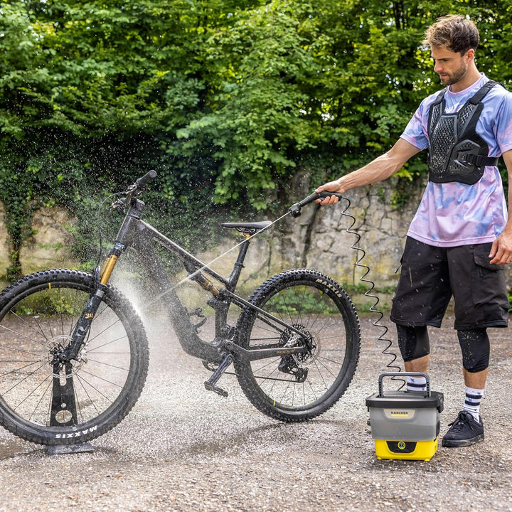 Kärcher Mobile Outdoor Cleaner OC 4 + Adventure, Fördermenge: 2 l/min, Gewicht: 3,7 kg, Wassertank: