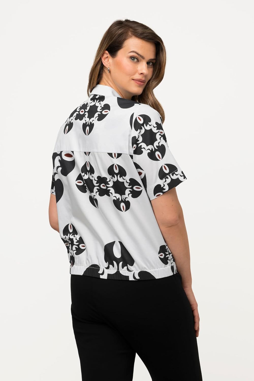 Ulla Popken Damen grosse Grössen Übergrössen Plus Size Bluse, grafischer Druck, Saumknoten, Hemdkrag