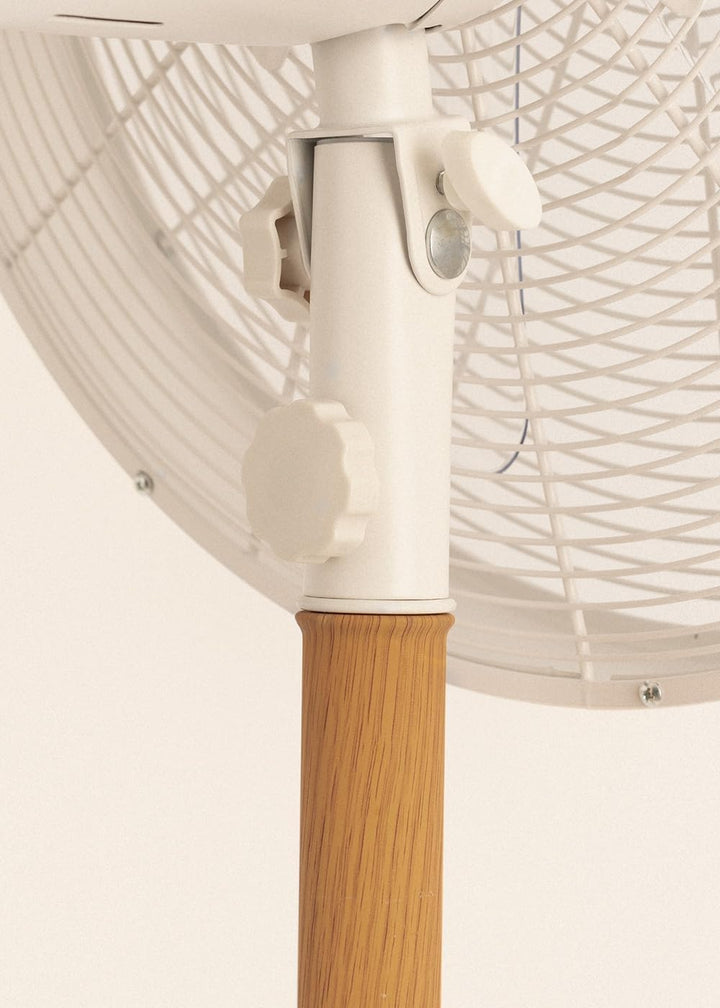 CREATE / AIR STAND WOOD/Standventilator Weiss und Naturholz mit Oszillation 75º / 50W, Ø36cm, 3 Gesc