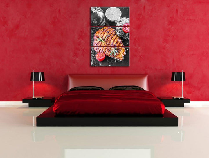 Saftiges Steak mit Tomaten schwarz/weiss 3-Teiler Leinwandbild 120x80 Bild auf Leinwand, XXL riesige