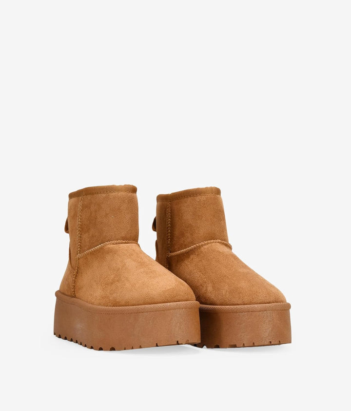 BOSANOVA Stiefeletten im australischen Stil, mit mittlerem Schaft von 12 cm, Logo-Detail, Fellfutter