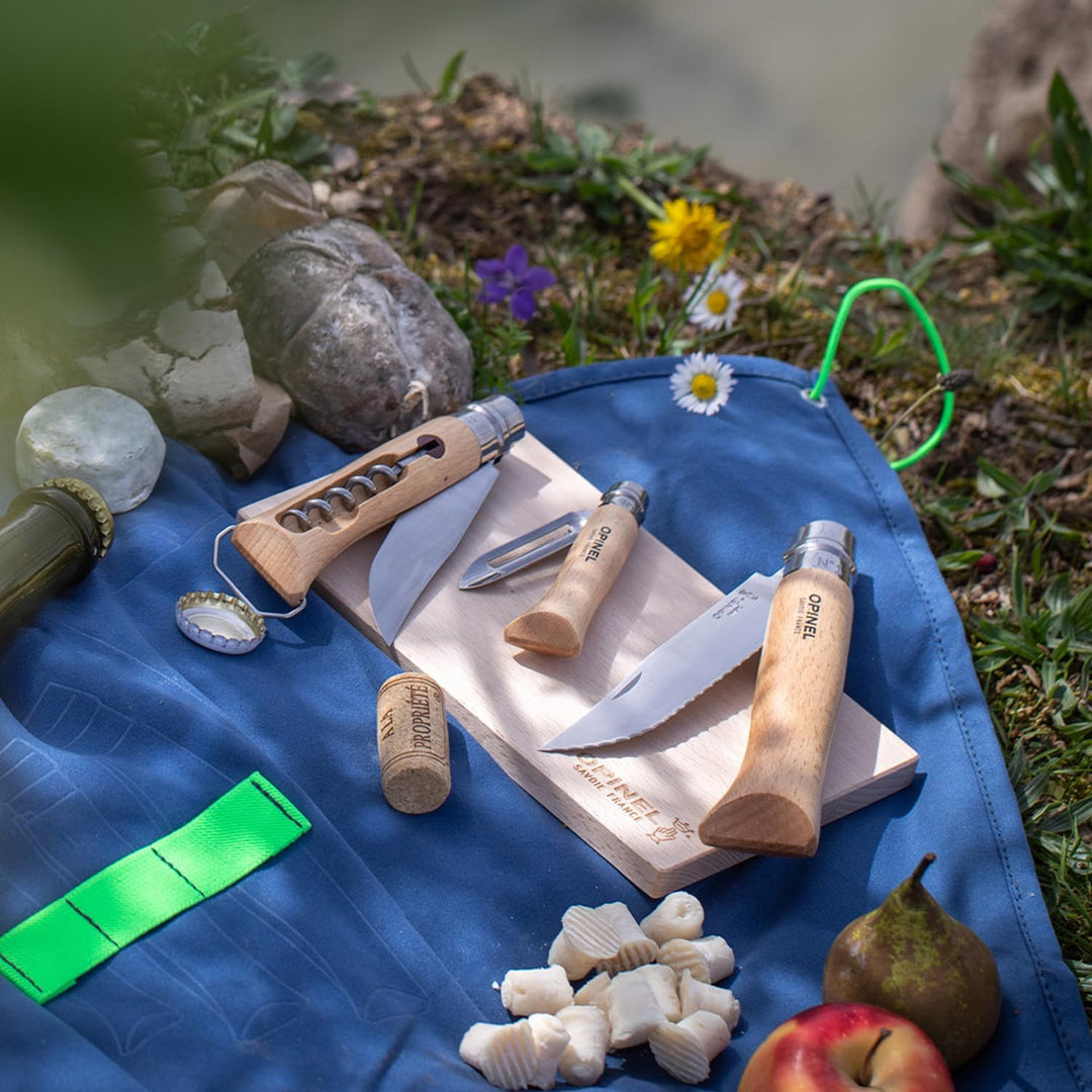 Opinel Outdoor Set mit Messer No. 12, No. 10, No. 6 und einem Buchenholzbrett, 254653, Buchenholz, B