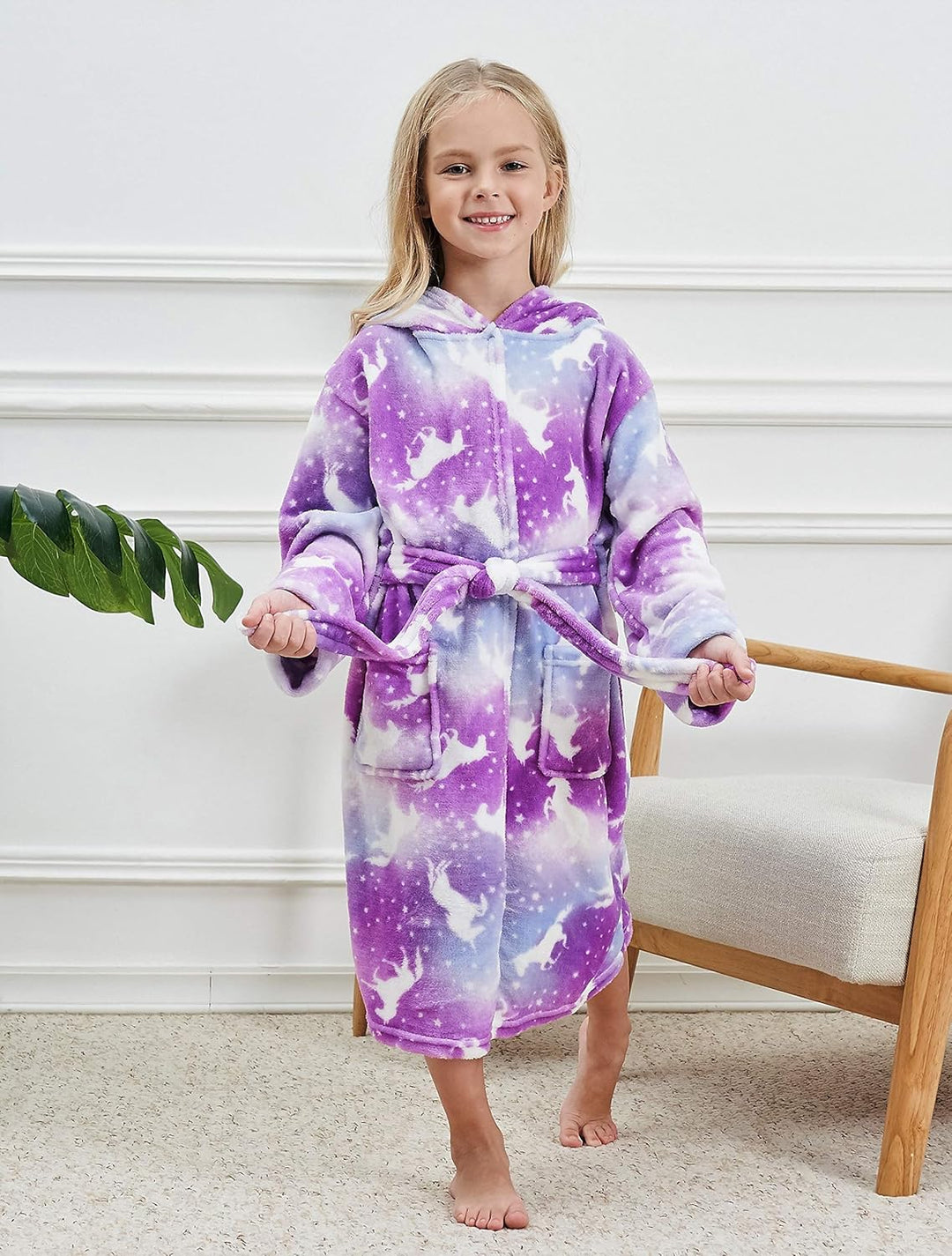 Piefry Weicher Einhorn-Bademantel mit Kapuze für Mädchen mit Einhorn-Pantoffeln, Augenbinde und Stir