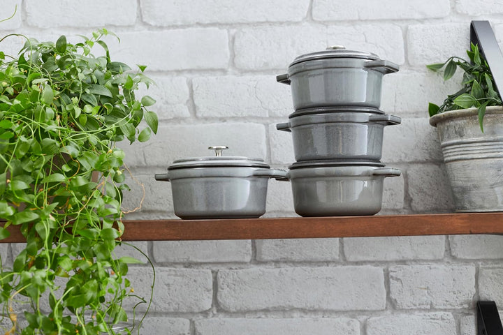 STAUB Gusseisen Bräter/Cocotte, Rund 20 cm, 2,24 L, Aromaregen Funktion, Für alle Herdarten geeignet