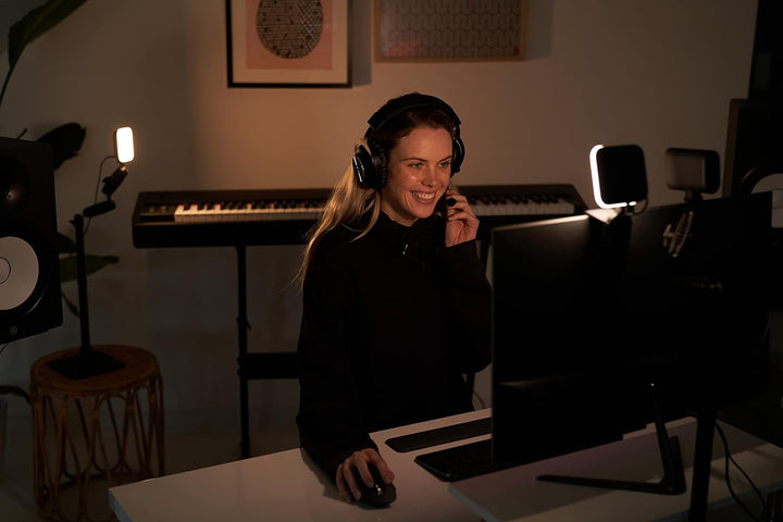 Logitech Litra Glow Premium LED Streaming-Licht mit TrueSoft - Für Videokonferenzen, Zoom-Meetings,