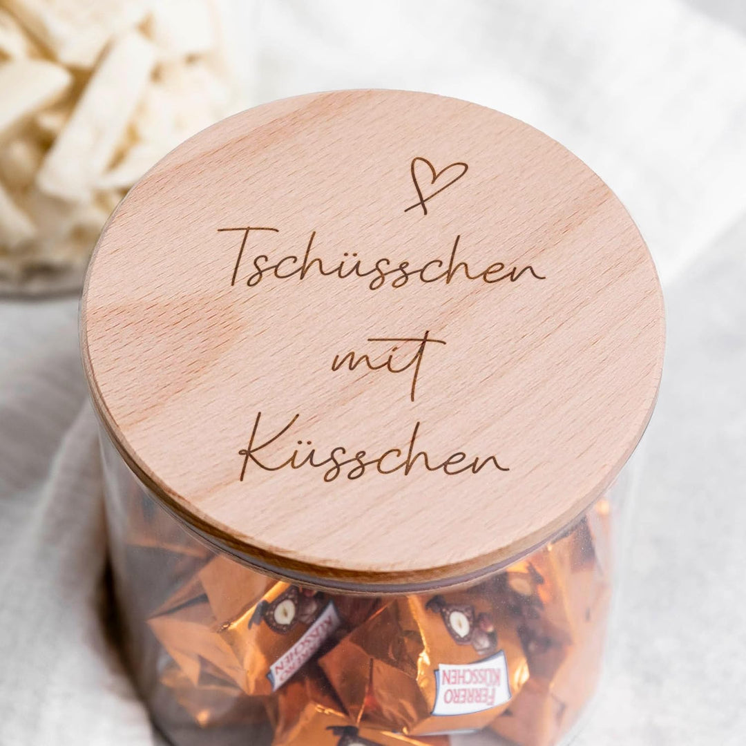 Abschiedsgeschenk – Geschenkglas mit Gravur für eine humorvolle Verabschiedung | Abschied Kollegin J