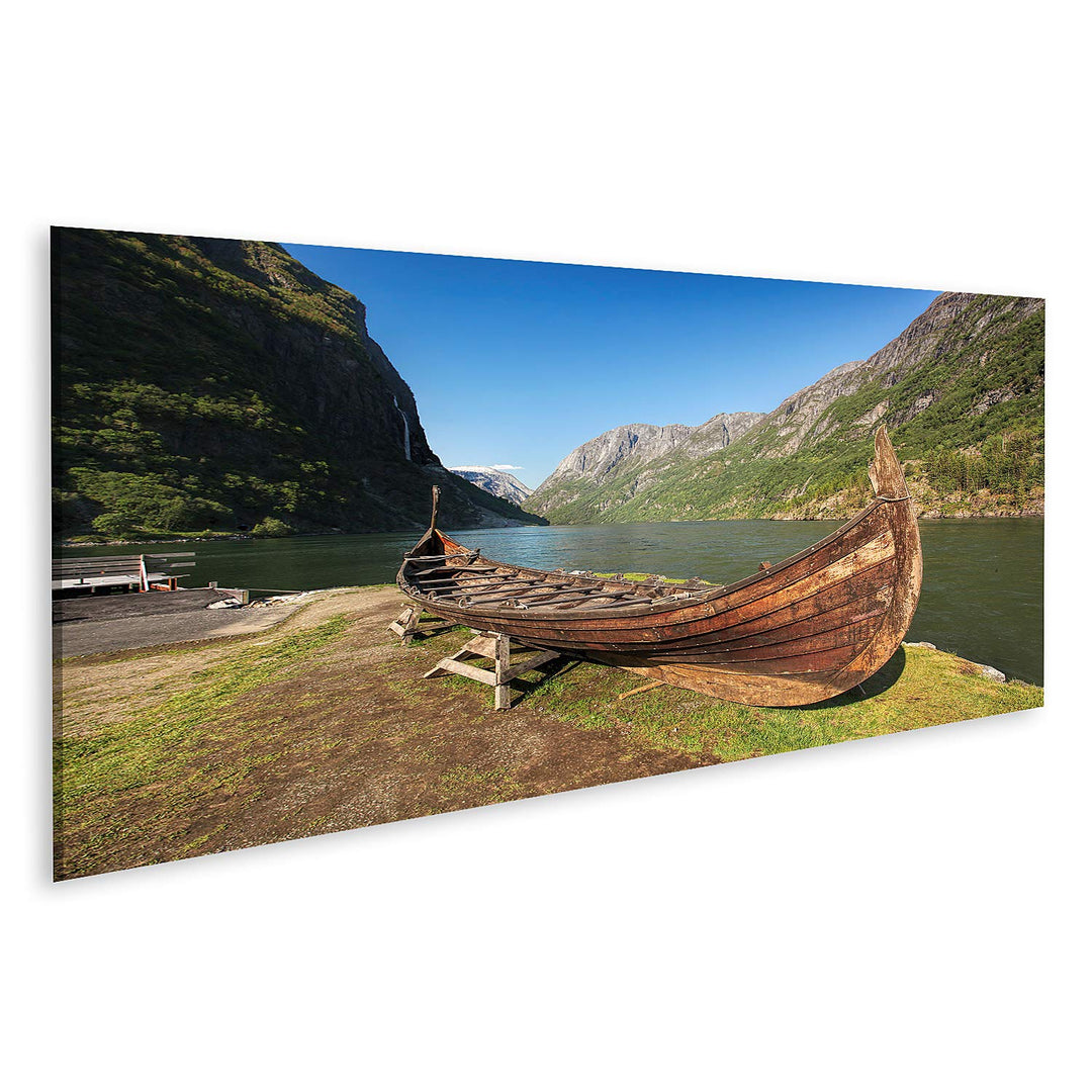 islandburner Bild auf Leinwand Altes Wikingerboot Im Dorf Gudvangen Bei Flam Norwegen Bilder Wandbil