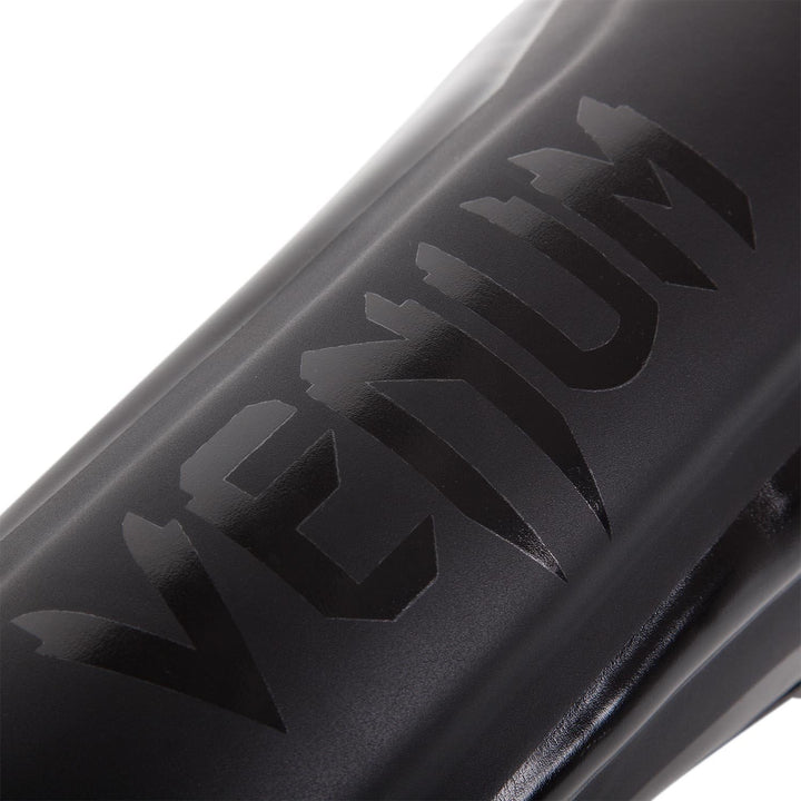 Venum Elite Boxen Schienbeinschutz M Matte/Schwarz, M Matte/Schwarz