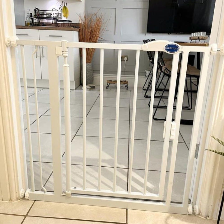 Safetots Druckmontage Selbstschliessendes Treppengitter, 75cm - 82cm, Weiss, Automatisch schliessend
