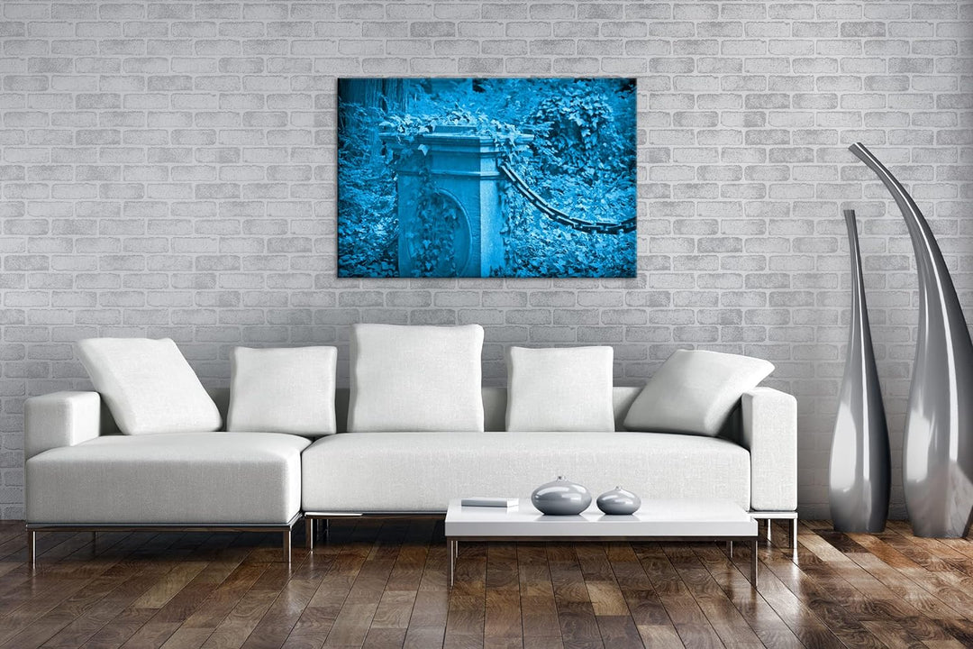 deyoli Efeu bewachsene Steinsäule Format 80x60 Effekt: Monocrome Blau als Leinwandbild, Motiv fertig