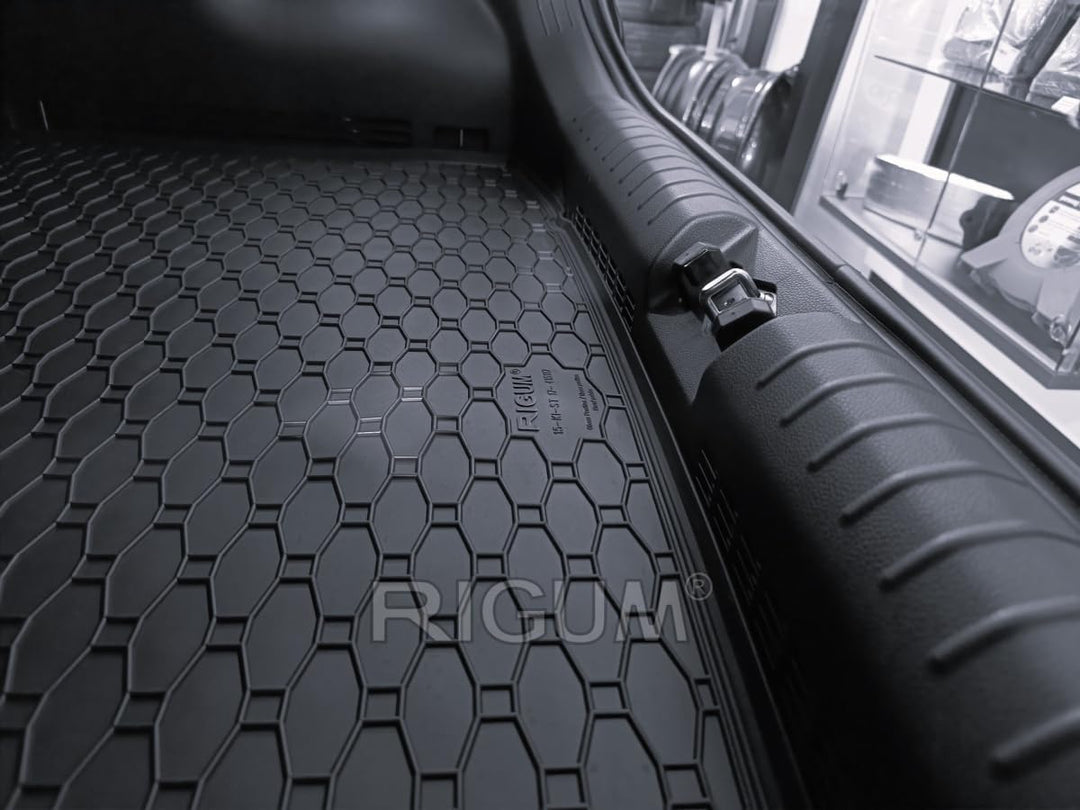 Passgenaue Kofferraumwanne und Gummifussmatten geeignet für KIA Stonic ab 2017 + Gurtschoner