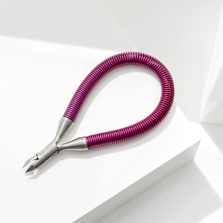 Tweezerman Nagelhautzange Grip and Snip, mit Spiralfeder