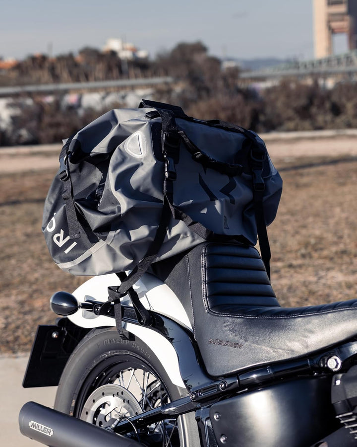 BORLENI Motorrad Hecktasche Gepäckrolle wasserdicht 30L – Premium Motorradtasche mit Rolltop, Reflek
