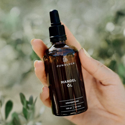 JUNGLÜCK Mandelöl BIO kaltgepresst 100ml - Vegan | 100% rein, natürliches Öl pflegt besonders trocke