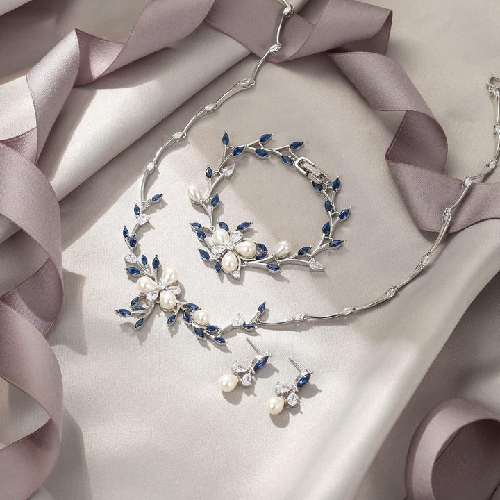 EVER FAITH Zirkon Simulierte Perle Blume Blatt Filigrane Halskette Ohrringe Armband Set Klar Blau Si