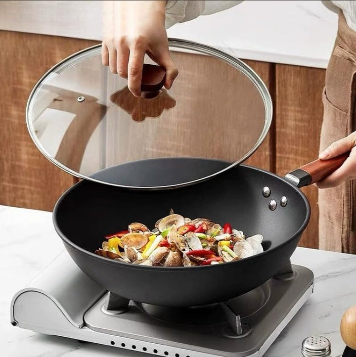 BRAVECOW 32cm Wokpfanne, für 4-6 Personen,Holzgriff,Antihaftbeschichtung,Wokpfanne aus Kohlenstoffst