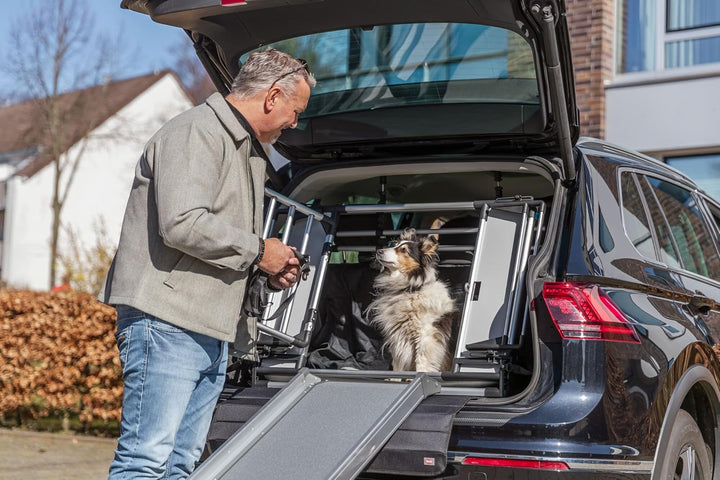 TRIXIE Universal-Heckgitter für Hunde - Macht den Kofferraum zur Transportbox - Winkel & Seitenteile