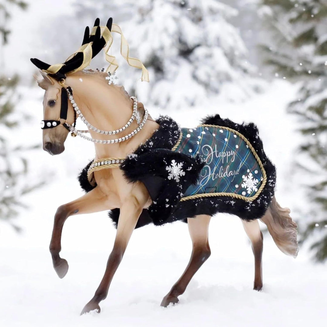 Breyer Horses 2023 Holiday Collection | Traditional Series Holiday Horse - Highlander | Modell 