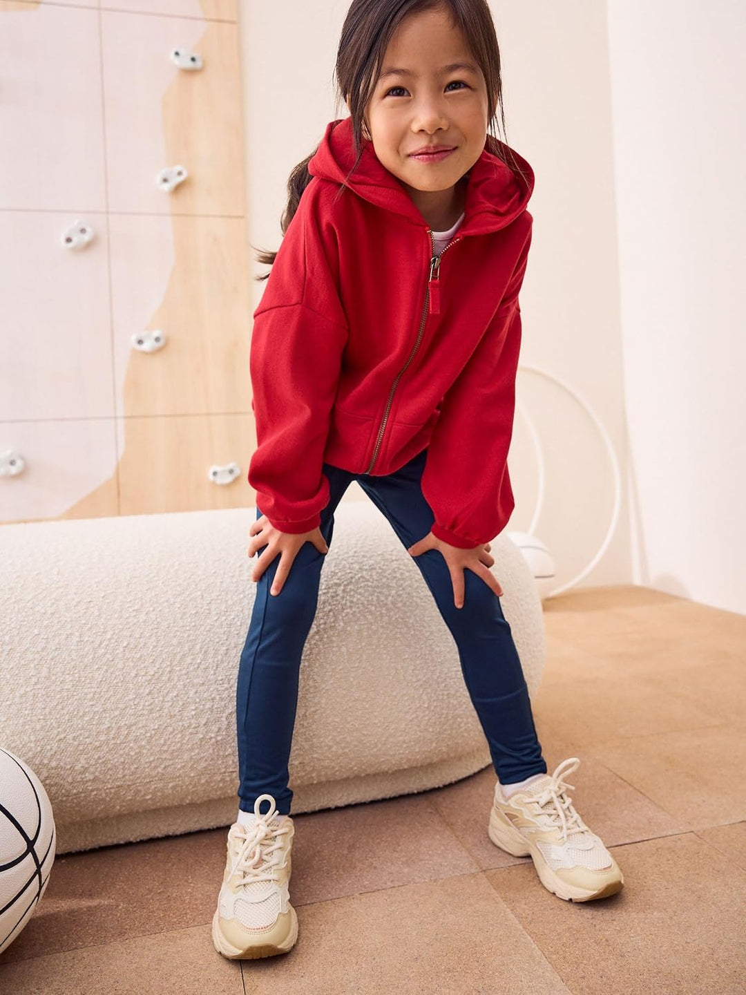 NEXT Mädchen Sportliche Kapuzenjacke mit hohem Baumwollanteil 134 Rot, 134 Rot