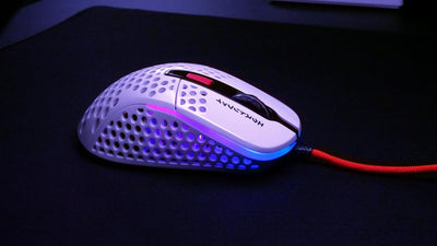 Xtrfy M4 RGB, ultraleichte kabelgebundene Gaming-Maus, ergonomisches Design für Rechtshänder, Pixart