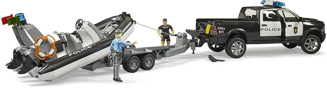 bruder 02507 - RAM 2500 Polizei Pick-up, Light and Sound Modul, Anhänger mit Boot, 2 Figuren - 1:16