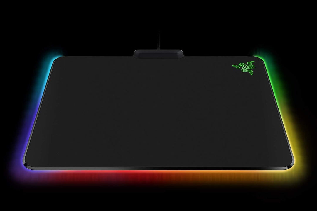 Razer Firefly Soft - Weiches Gaming Maus-Pad (feste Struktur RGB Chroma Beleuchtung, Mauspad für pro