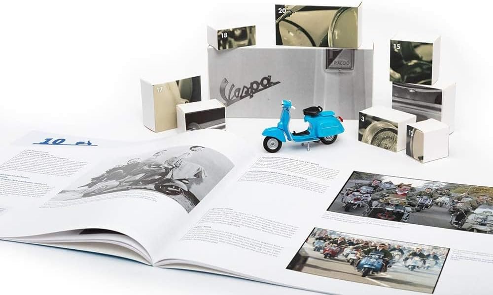 FRANZIS 67109 - Vespa Adventskalender 2020 – Modellbausatz im Massstab 1:43, inkl. Soundmodul und 52