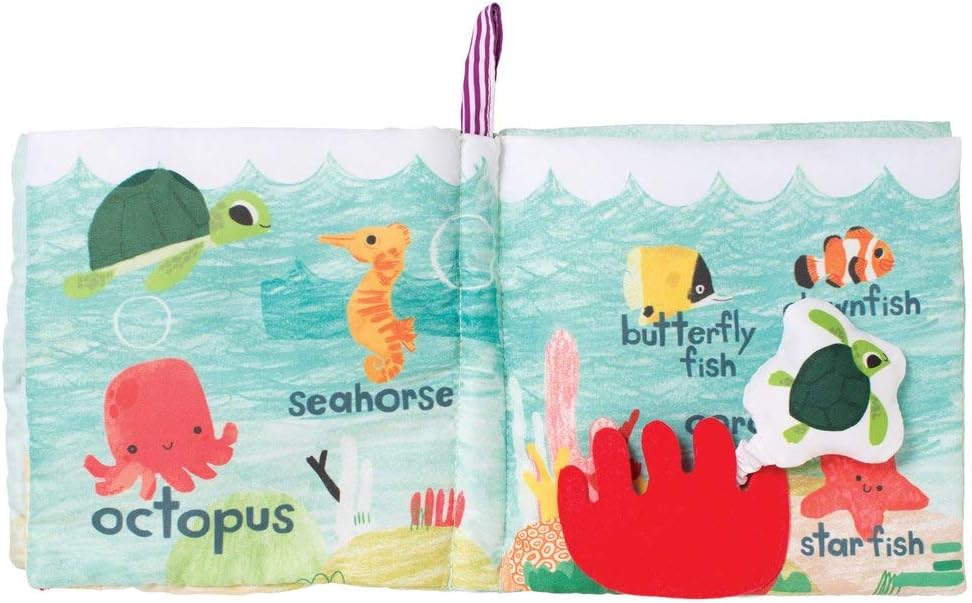 Manhattan Toy Was ist draussen? Weiches Baby-Aktivitätsbuch zum Thema Meer mit Babyrassel, meer
