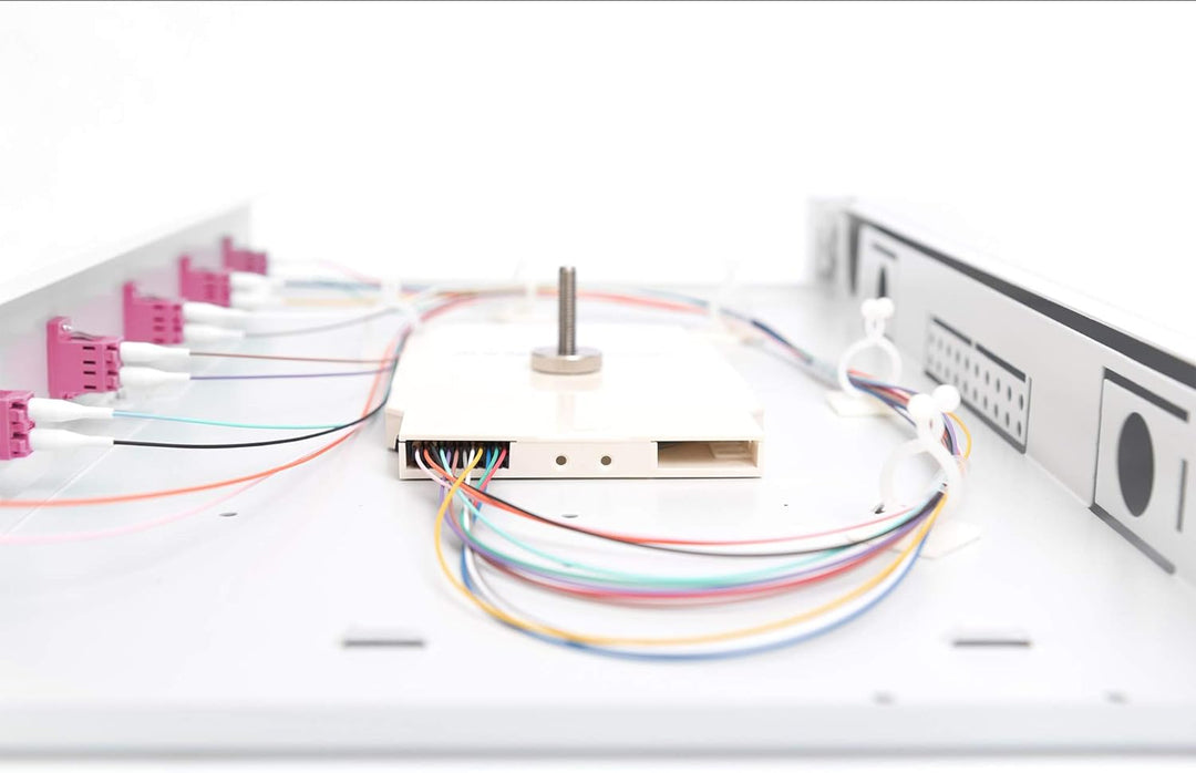 DIGITUS LWL Spleissbox 6 Kupplungen - LC - OM4 - 1HE - 19-Zoll - Multi-Mode Duplex - Mit Spleiss-Kas