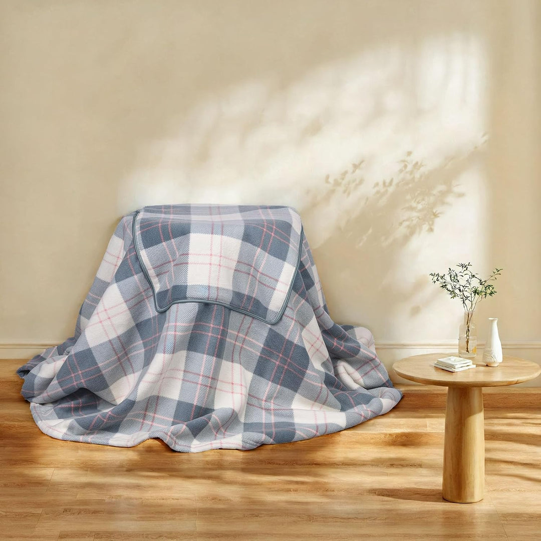 Tragbare Decke Kompaktes Kissen 2-in-1-Schossdecke Damen Poncho Fleece mit Knopf Karierte Tagesdecke