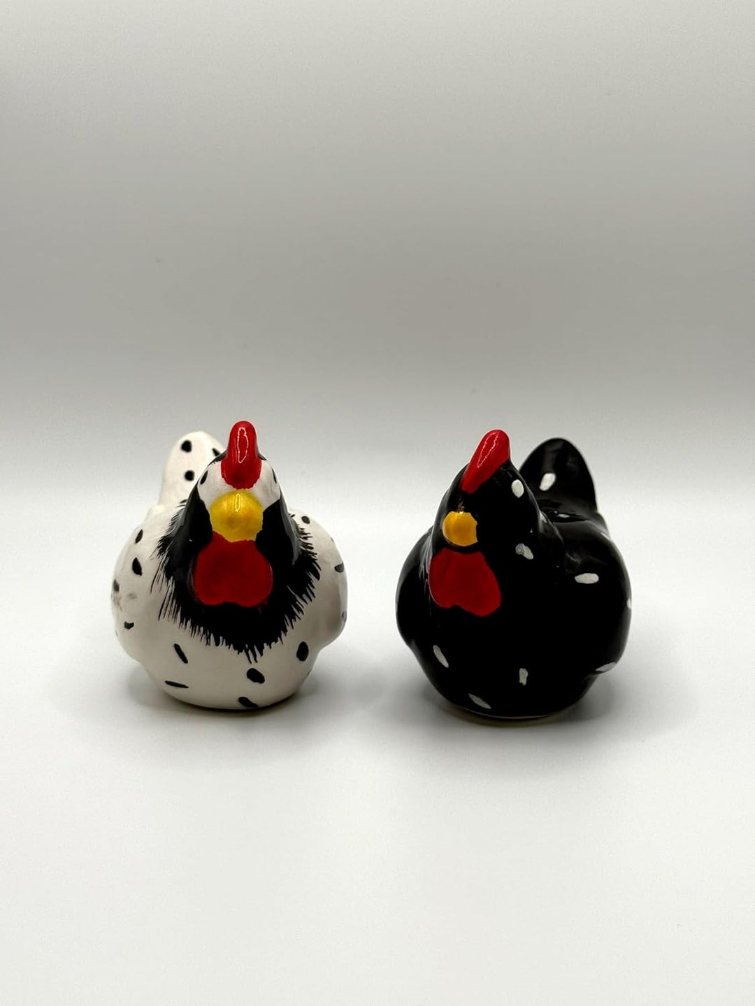 Salz- und Pfefferstreuer Set im Hühner-Design – dekoratives Tisch-Accessoire – Keramik (8,5 x 6 cm),