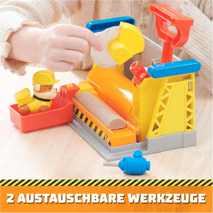 Rubble & Crew - Werkstatt Spielset mit 2 Werkzeug-Aufsätzen, 1 Rubble Hundefigur, 85g Kinetic Sand B