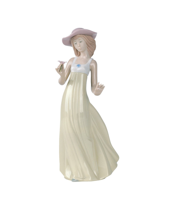 NAO Gentle Breeze Porzellanfigur