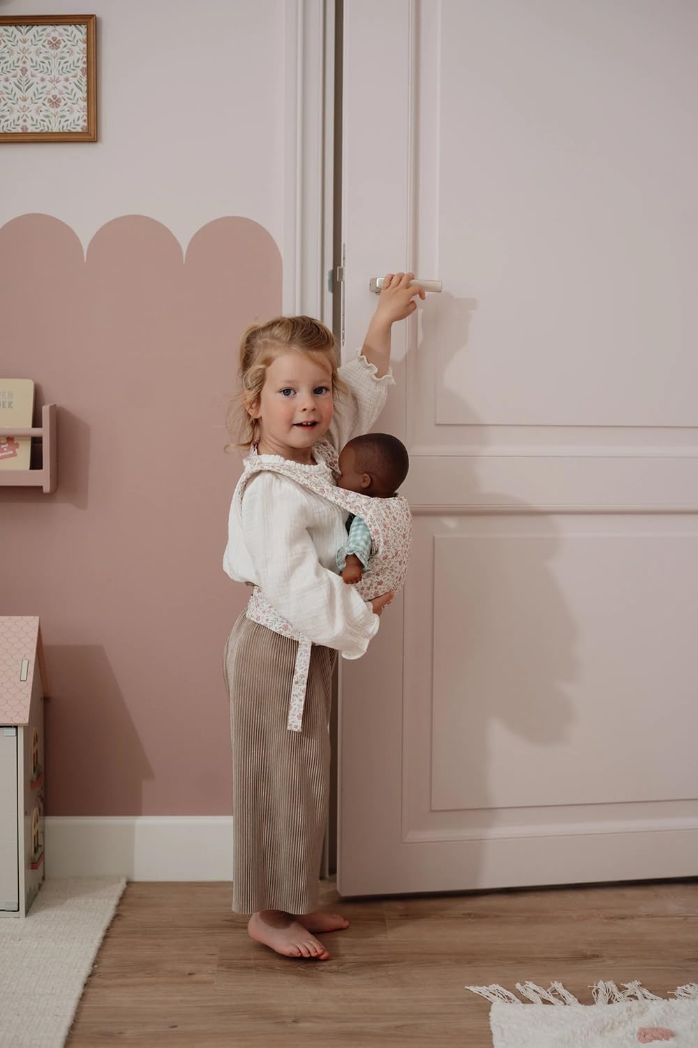 Little Dutch Puppentrage Bauchtrage für Puppen Babypuppen oder Plüschtiere mit Schultergurte und ver