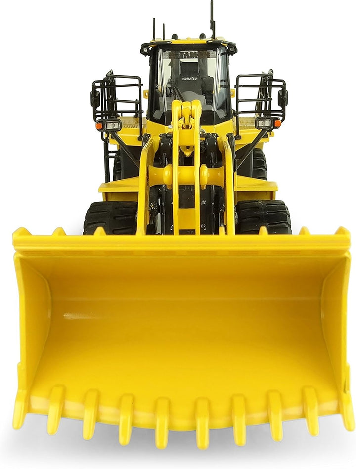 Komatsu WA600-8