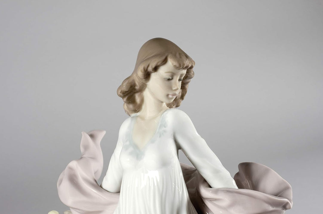 LLADRÓ Frauen-Figur Frühlingspracht. Frau. Porzellan.