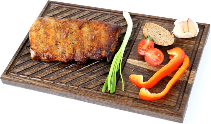 B4K® Steakbrett aus Eichenholz – Servierbrett für Steak & Grillfleisch – Massives Schneidebrett mit