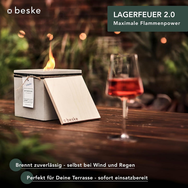 Betonfeuer® - DAS ORIGINAL | Modell 'Fuego' | 17x17x17cm mit Dauerdocht | Premium Kerzenfresser Made