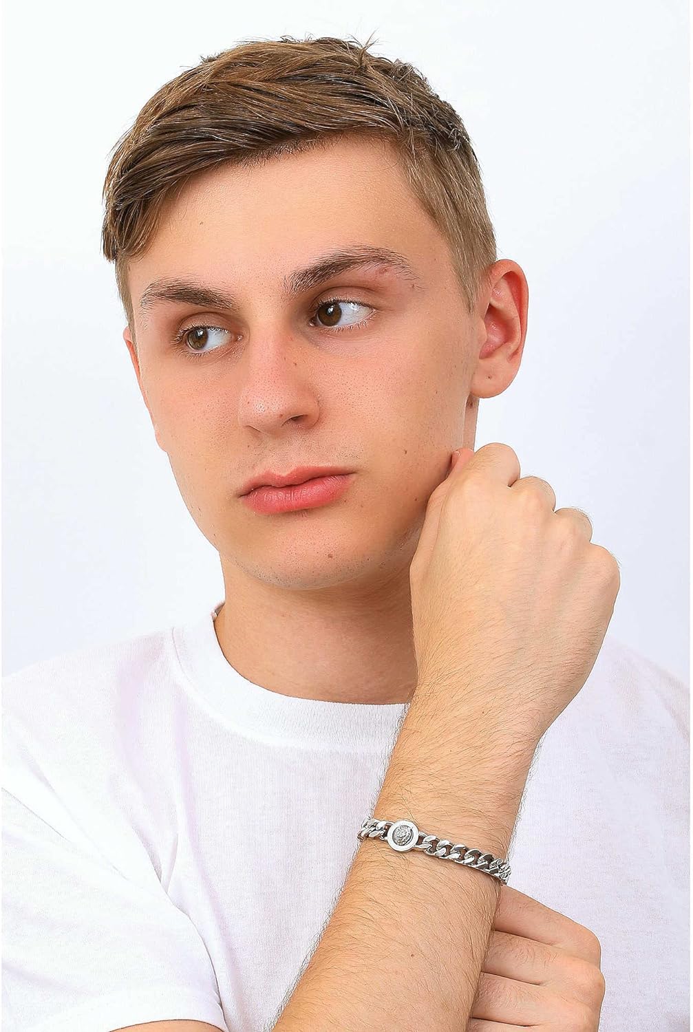 GUESS Herren-Armband aus der Kollektion Lion King. Armband aus Stahl mit Löwen-Symbol, 14 mm, Farbe