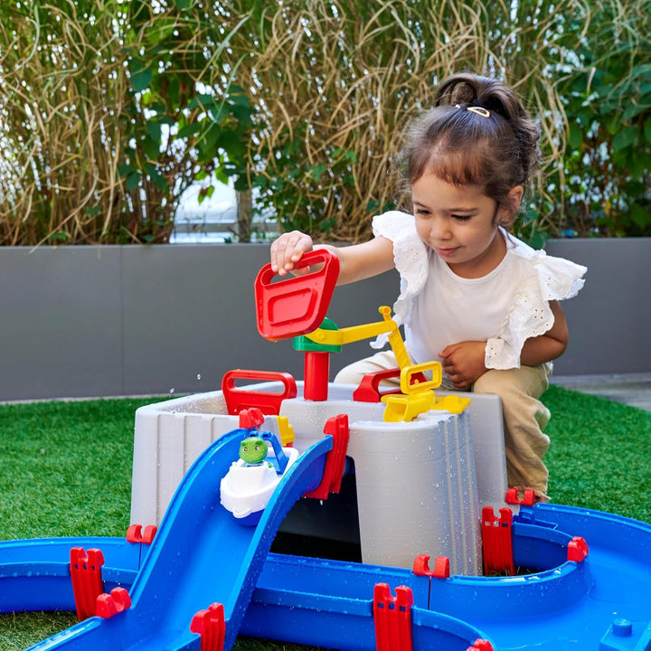 AquaPlay Harbour Wasserbahn - Outdoor-Wasserspiel mit Bahn, Booten und 2 Spiel-Figuren - Wasserspiel