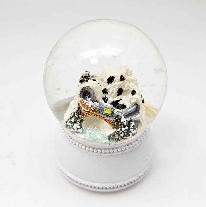 4 süsse Mini-Schneekugeln Weihnachten Winter und REH auf Sockel weiss Nostalgie | Durchmesser 45mm |