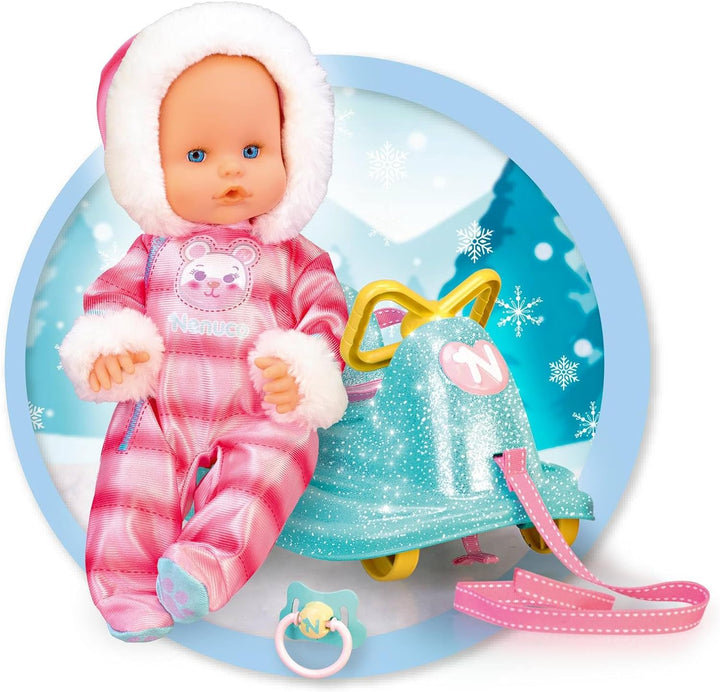 Nenuco - Schlitten - Harte Babypuppe 35 cm, ihre Nase ändert Sich bei Kälte, Zubehör: Schnuller und
