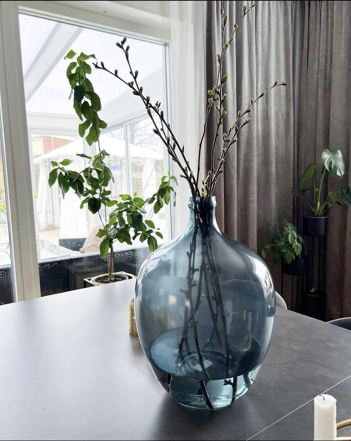 Runde Dekovase aus gefärbtem Glas handgefertigt blau 39 cm Roti