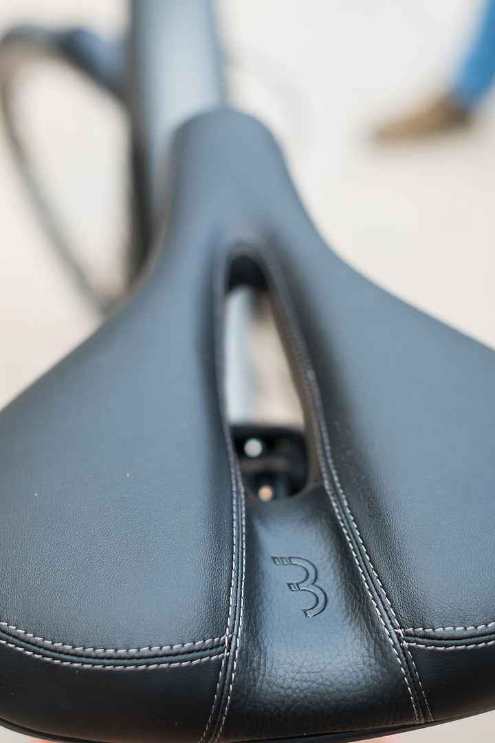 BBB Cycling SoftShape Relaxed Anatomischer Fahrradsattel I Bequemer Fahrradsitz Unisex I Komfortable